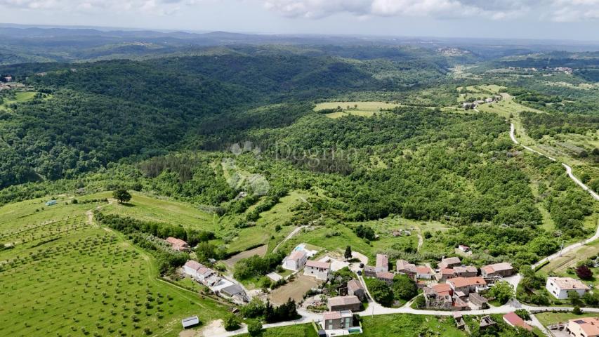 PREDIVNA KAMENA KUĆA S BAZENOM I POGLEDOM NA MORE