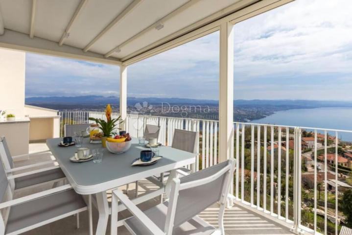 OPATIJA, 85m2, POGLED, BAZEN, PARKING