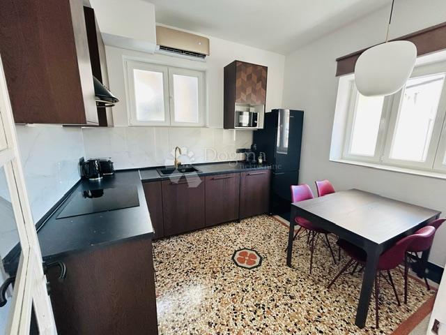 Flat Centar, Rijeka, 90m2