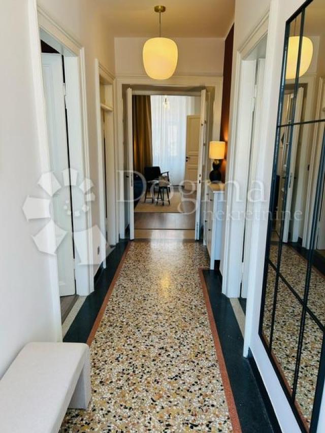 Flat Centar, Rijeka, 90m2