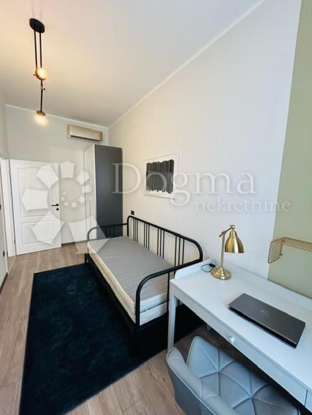 Flat Centar, Rijeka, 90m2