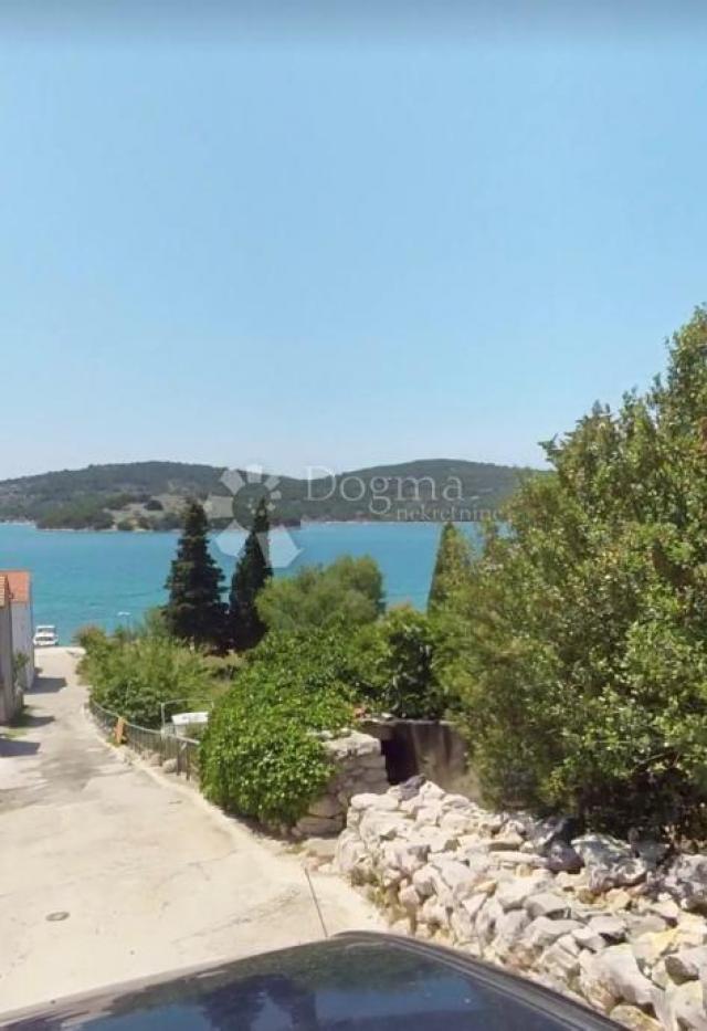 Land Tisno, 480m2