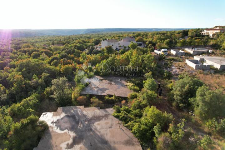 Land Sveti Lovreč Labinski, Raša, 9.658m2