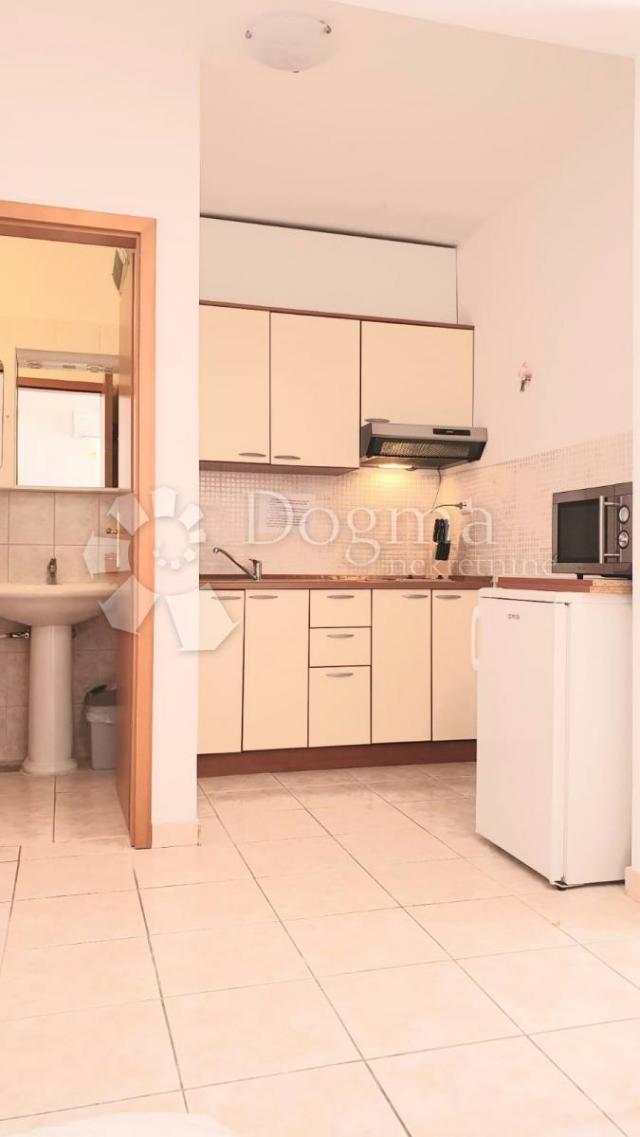 Apartment Okrug Gornji, Okrug, 39m2