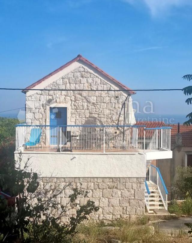 House Podstražje, Vis, 105m2