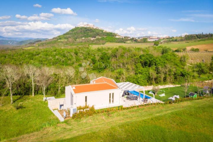 PREKRASNA VILA SA PANORAMSKIM POGLEDOM NA MOTOVUN