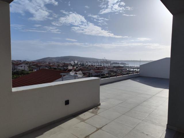 TROGIR-PENTHOUSE S ČAROBNIM POGLEDOM S47