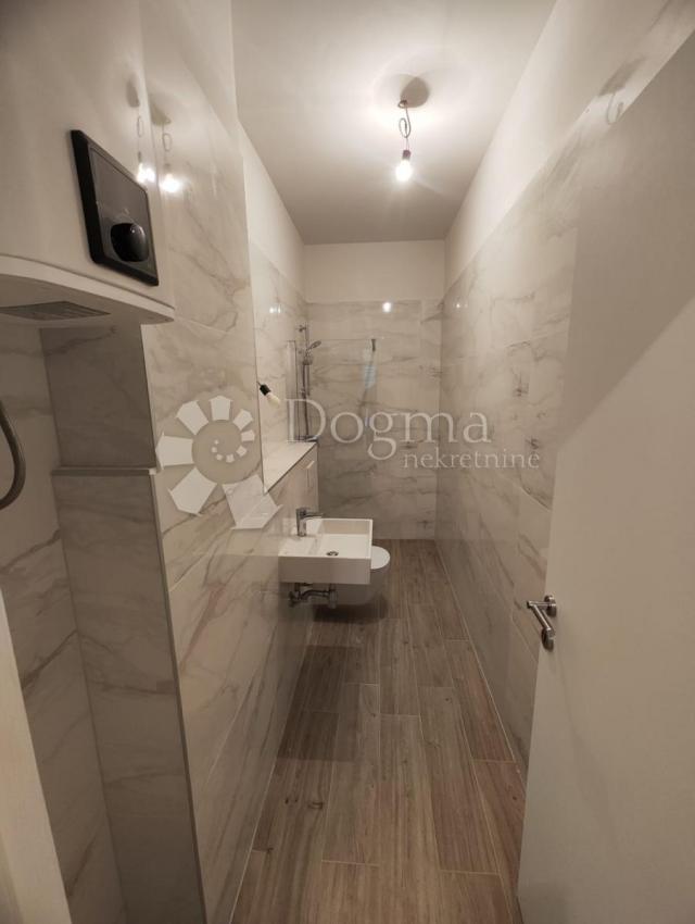 TROGIR-PENTHOUSE S ČAROBNIM POGLEDOM S47