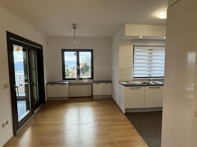 Flat Lovran, 111,89m2