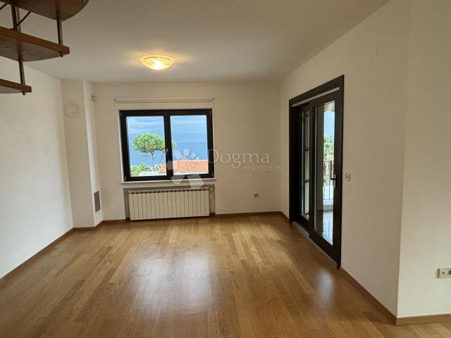 Flat Lovran, 111,89m2