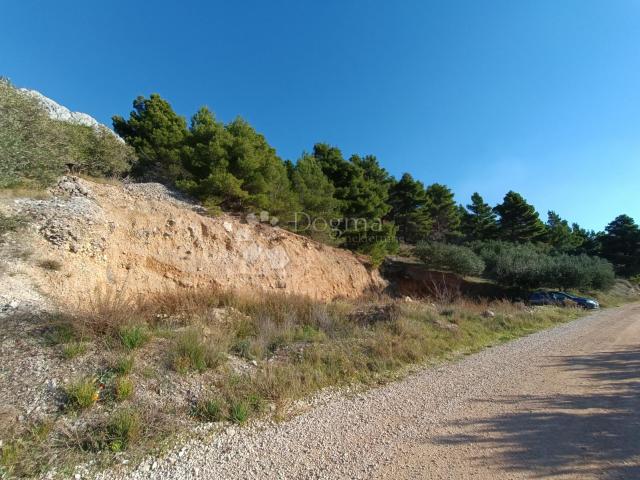 PRODAJA POLJOPRIVREDNO/GRAĐEVNOG ZEMLJIŠTA SA NEOMETANIM POGLEDOM NA MORE