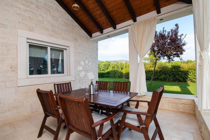 DUBRAVA NEAR ŠIBENIK - BEAUTIFUL VILLA WITH POOL, 282 m2