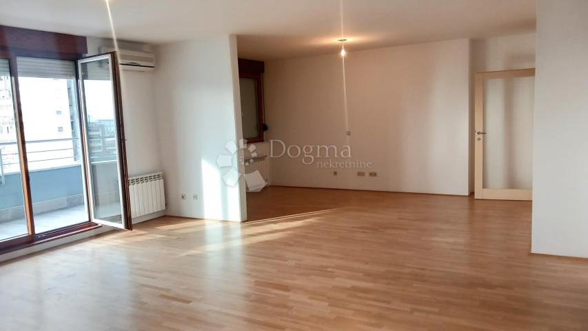 Flat Srednjaci, Trešnjevka - Jug, 160m2