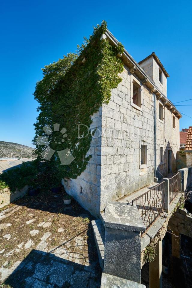 Haus Nerežišća, 1.841m2