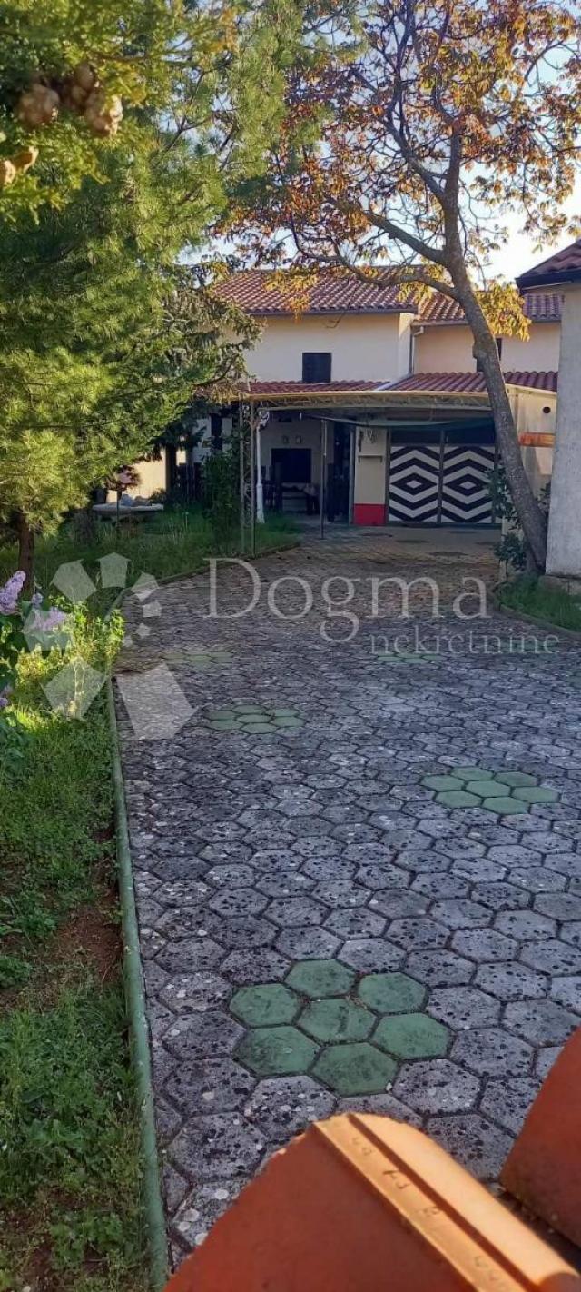 House Jurići, Žminj, 93m2