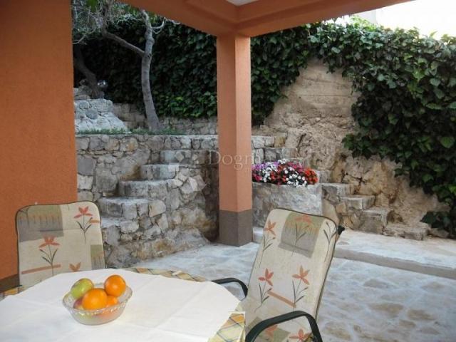 BRODARICA, ŠIBENIK  3 studio apartmana blizu plaže