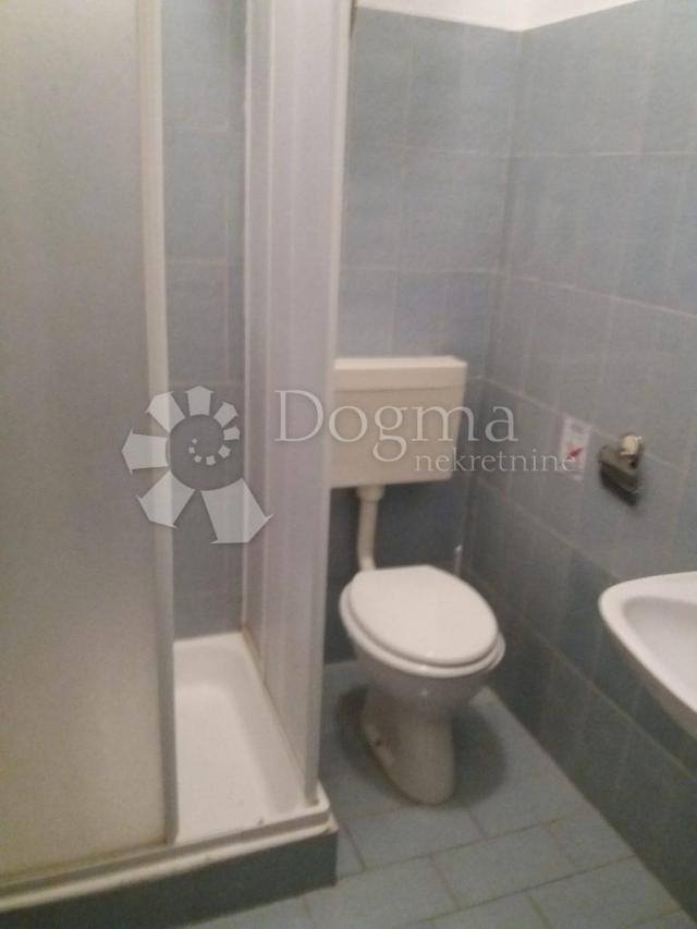 BRODARICA, ŠIBENIK  3 studio apartmana blizu plaže