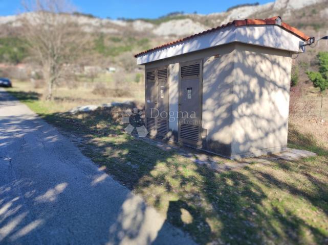 Land Buzet, 1.276m2