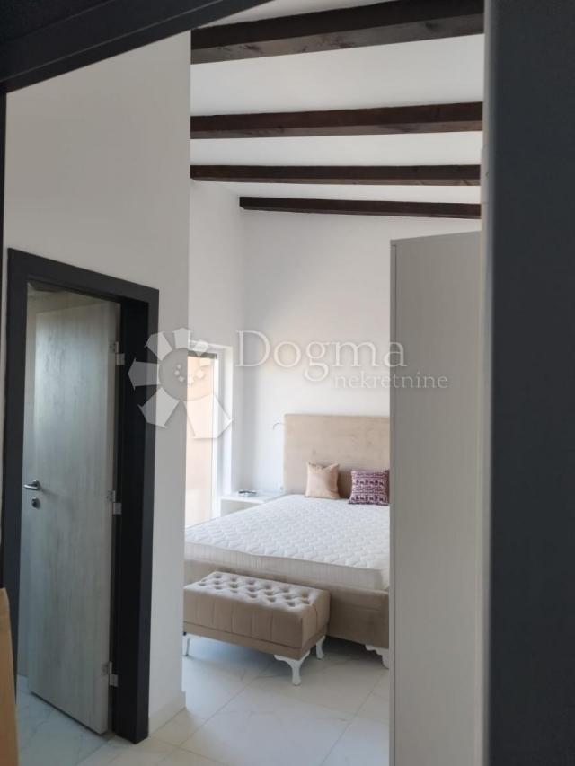 House Rovinjsko Selo, Rovinj, 450m2