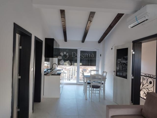 House Rovinjsko Selo, Rovinj, 450m2