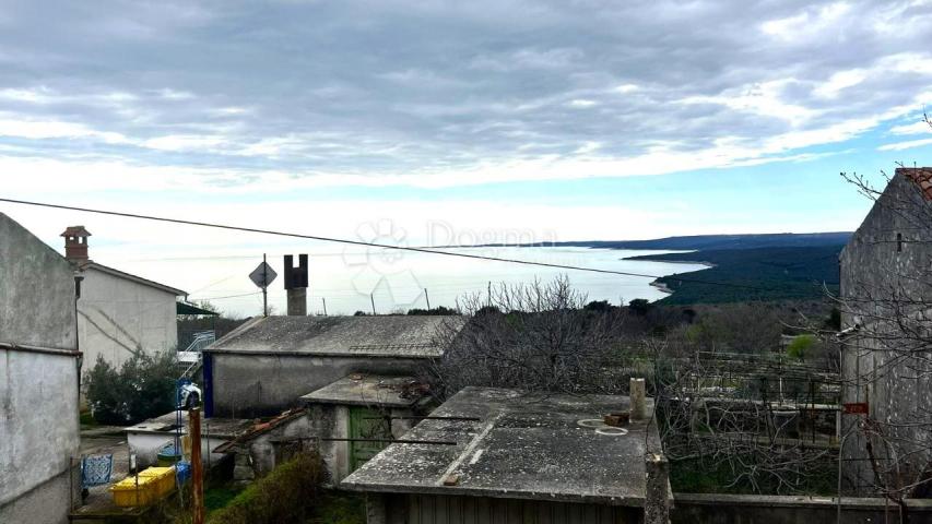 LIJEPA DVOJNA KUĆA ZA RENOVACIJU S POGLEDOM NA MORE, OKOLICA LABINA