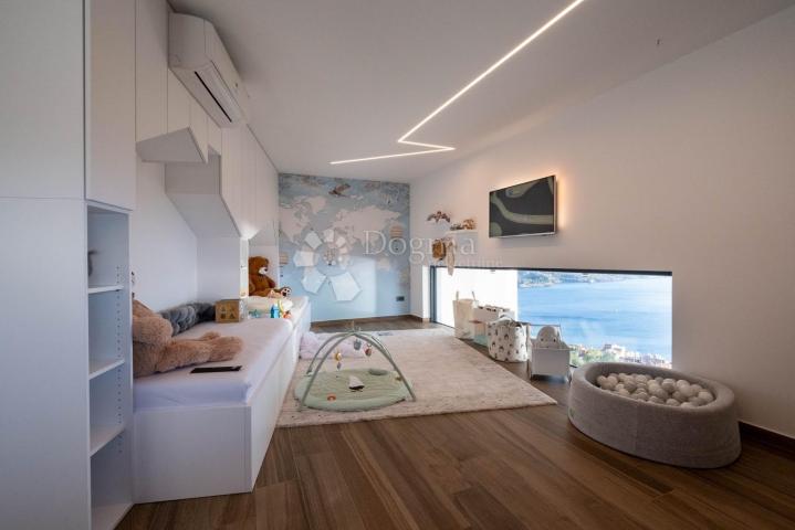 Flat Volosko, Opatija, 227,50m2