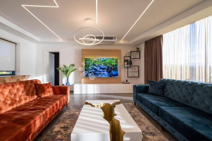 Flat Volosko, Opatija, 227,50m2