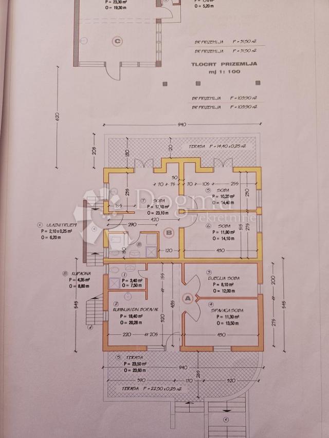 Apartmanska kuća u Pakoštanima