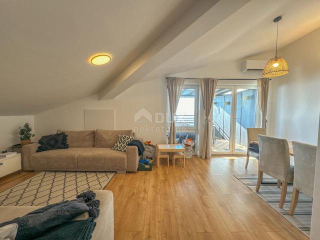 OPATIJA, CLOSE TO THE SEA - a larger apartment in a newer building with a pool and garden, panoramic