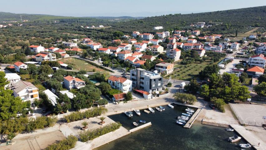 ZADAR, SUKOŠAN, Apartment mit 2 Schlafzimmern und Badezimmern in einem herrlichen Neubau mit Meerbli