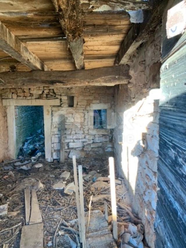 ISTRIA SVETINČENAT, Stone house for renovation with project