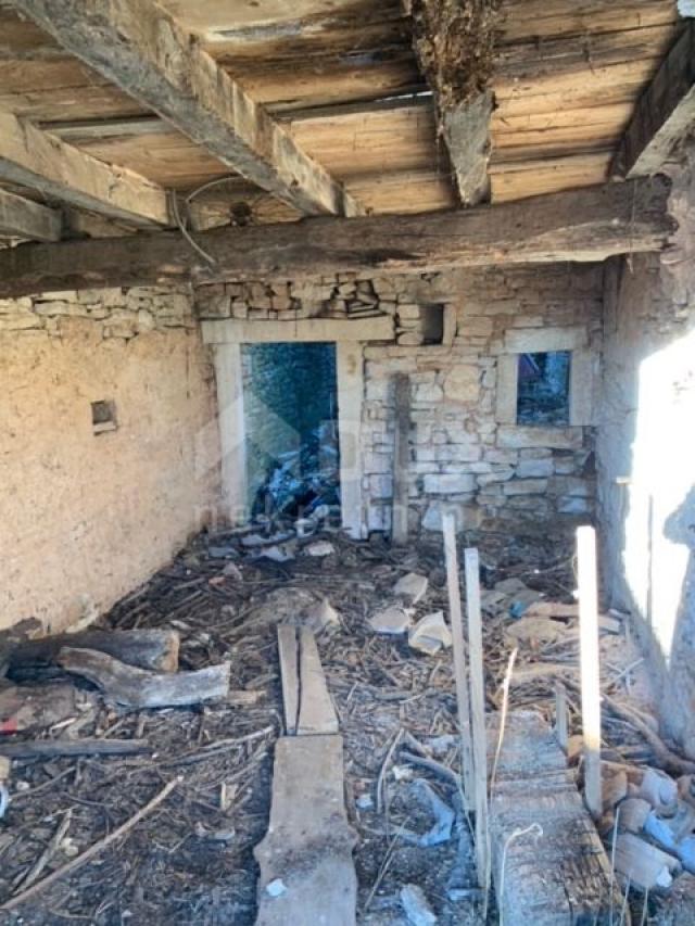 ISTRIA SVETINČENAT, Stone house for renovation with project