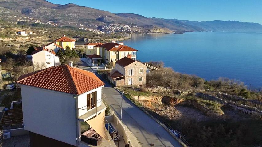 NOVI VINODOLSKI - Besondere Villa 100 Meter vom Meer entfernt!