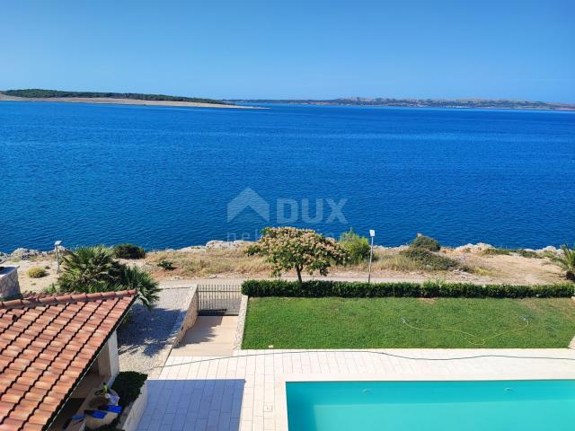 PAG ISLAND, POVLJANA - 3 bedroom apartment in a new building, FIRST ROW TO THE SEA