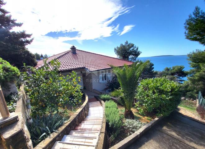 INSEL CRES - Haus mit Meerblick und zwei Wohnungen