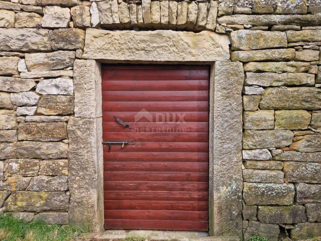 ISTRIA, CEROVLJE - Detached stone building