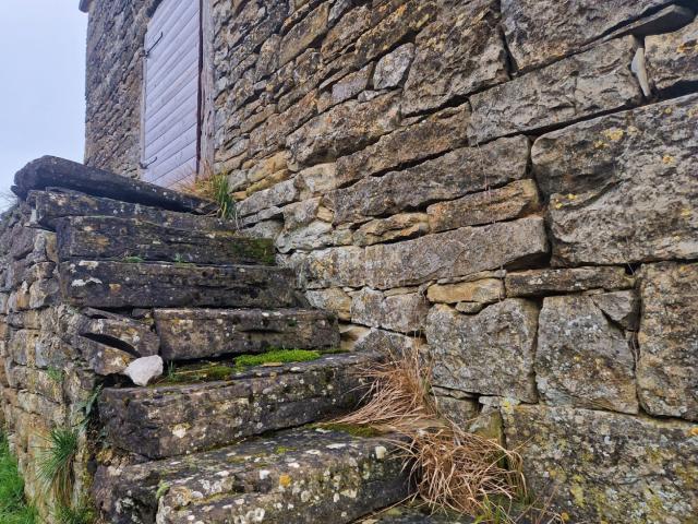 ISTRIA, CEROVLJE - Detached stone building