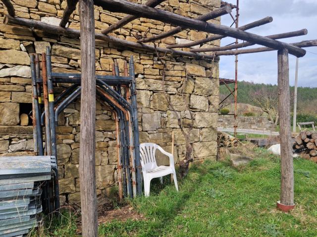 ISTRIA, CEROVLJE - Detached stone building