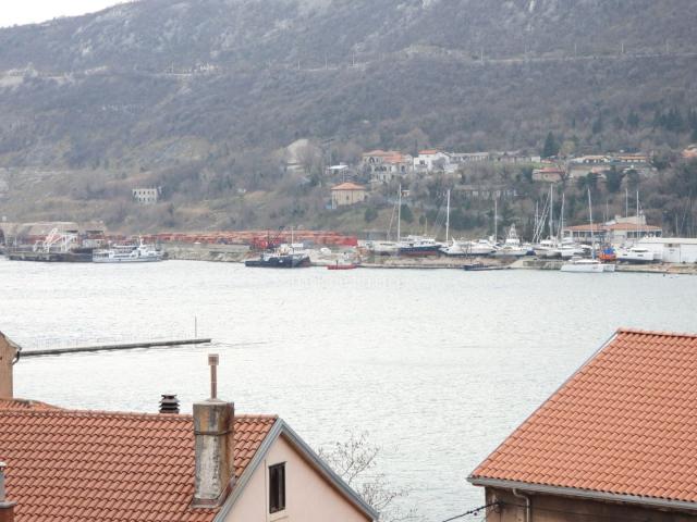 BAKAR- stan, etaža 140m2 sa pogledom na more