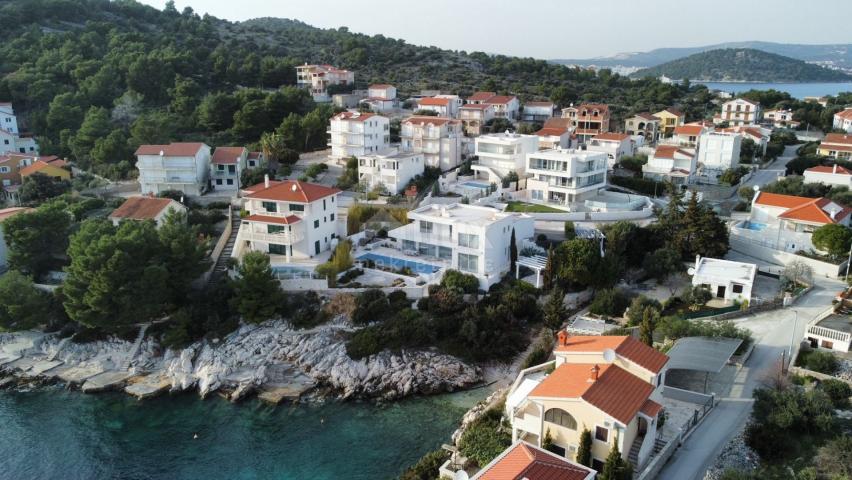 ŠIBENIK, RAŽANJ - Luxusvilla mit Pool 40 m vom Meer entfernt