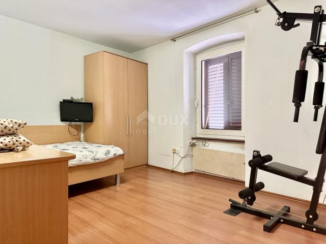 ISTRIEN, UMAG - Wohnung im Stadtzentrum, 1. Stock, 100 m2