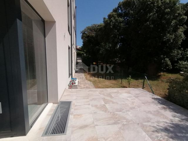 ISTRIA-PULA Luxury apartment 200 m2 first row to the sea!