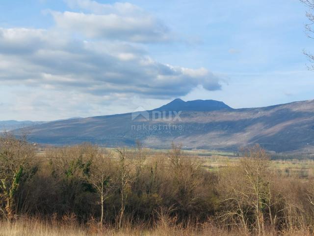 ISTRA, KRŠAN - Atraktivno građevinsko zemljište s pogledom na Učku