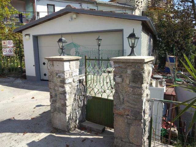 OPATIJA, MATULJI, JURDANI - Haus mit Garage und 863 m2 Garten!!! GELEGENHEIT!!!