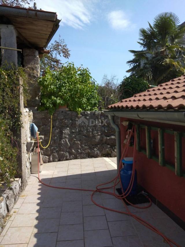 OPATIJA, MATULJI, JURDANI - Haus mit Garage und 863 m2 Garten!!! GELEGENHEIT!!!