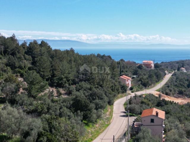 LABIN, SVETA MARINA – Baugrundstück 500m2 mit Meerblick und konzeptionellem Projekt