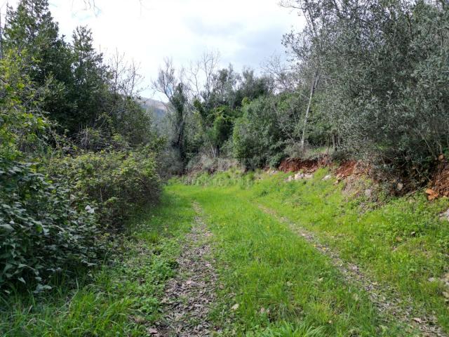 LABIN, SVETA MARINA – Baugrundstück 500m2 mit Meerblick und konzeptionellem Projekt