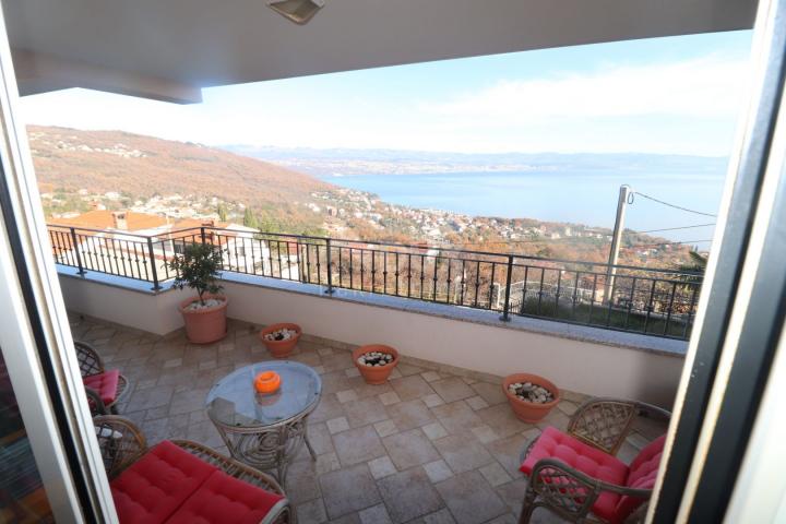 LOVRAN - Floor with an impressive view of Kvarner