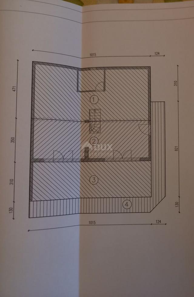 ŠIBENIK - Prostrana etažirana kuća