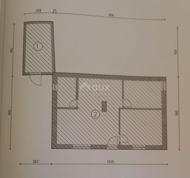 ŠIBENIK - Prostrana etažirana kuća